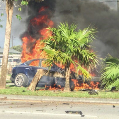 Tesla car accident in Florida