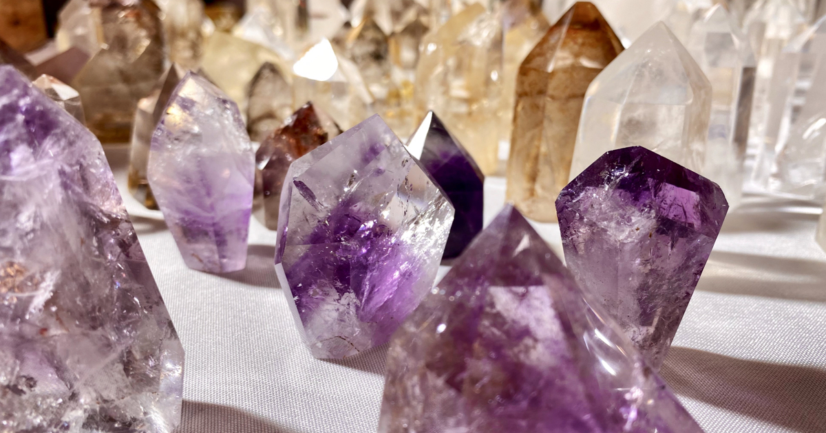 Crystals and gemstones for astrology practice